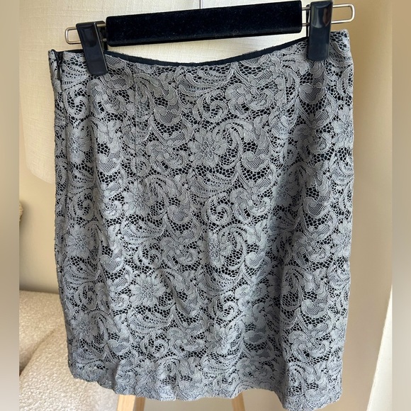 Barney’s grey patterned skirt - Picture 1 of 8